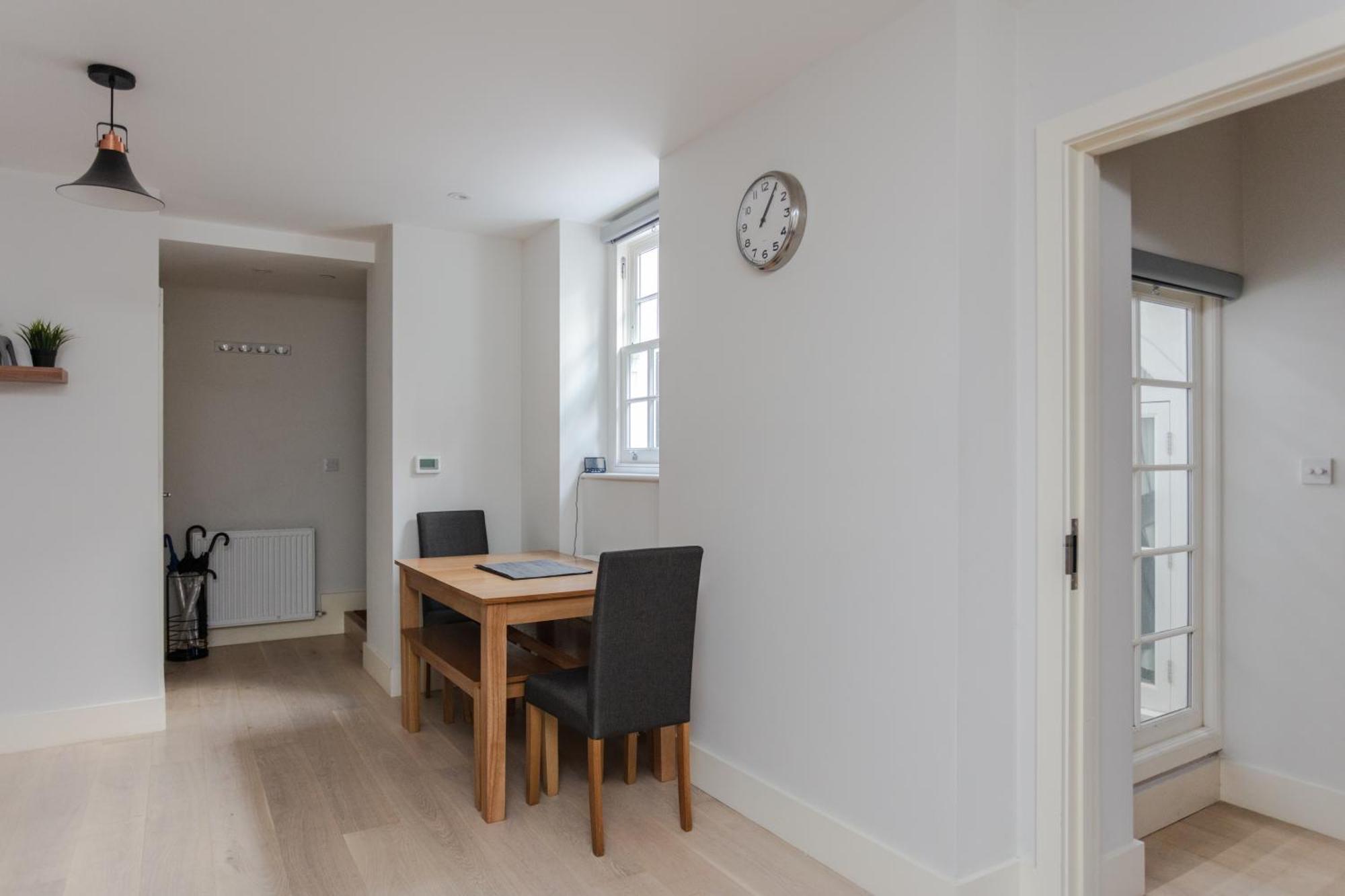 Spacious And Modern Apartment In Pimlico Londra Exterior foto